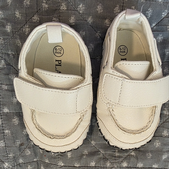 The Children's Place Other - Childrens Place 6-12 month boat style shoes